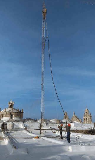 Mantenimiento a torre de comunicaciones y sistema atmosférico